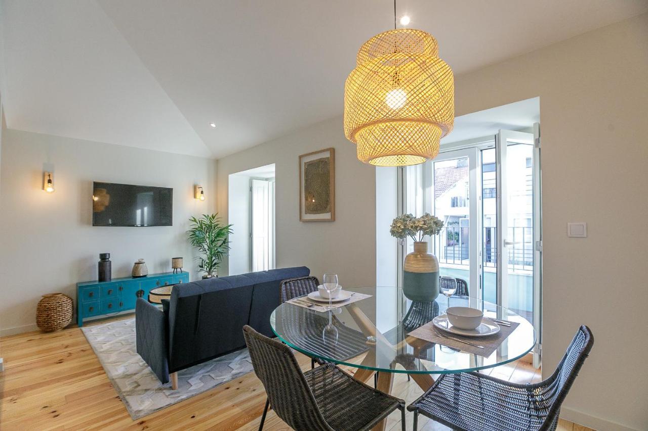 Lovelystay - Downtown Studio With Pool, Ac And Balcony OOporto Exteriör bild