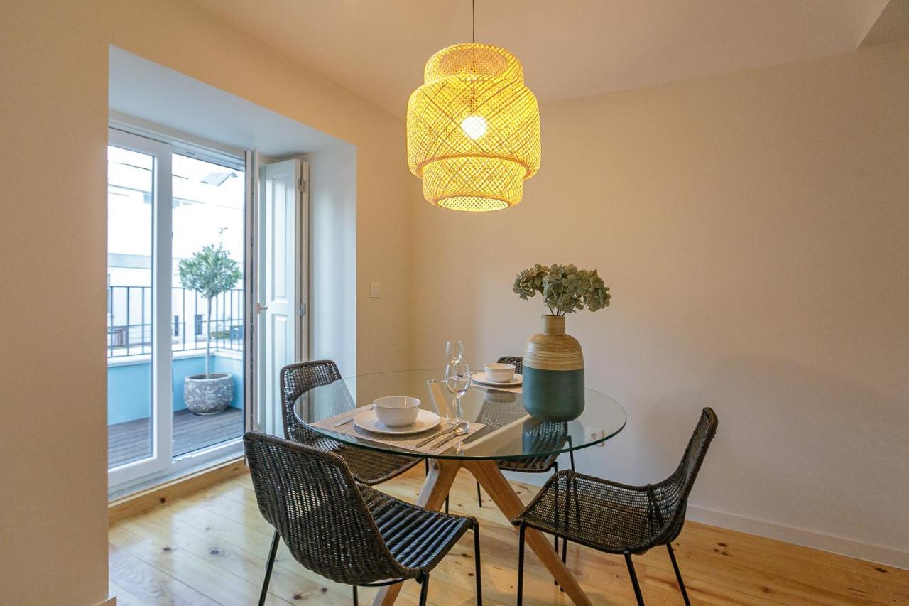 Lovelystay - Downtown Studio With Pool, Ac And Balcony OOporto Exteriör bild