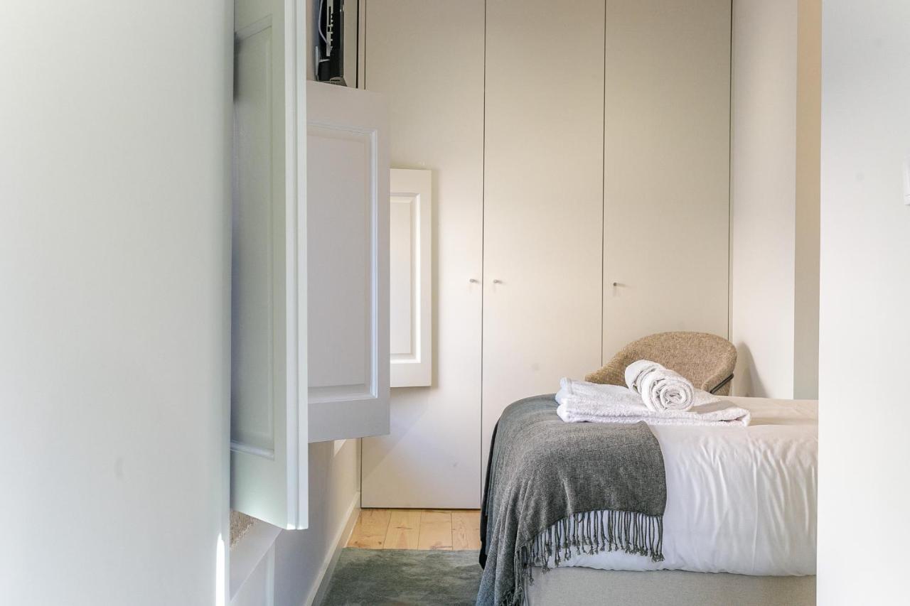 Lovelystay - Downtown Studio With Pool, Ac And Balcony OOporto Exteriör bild