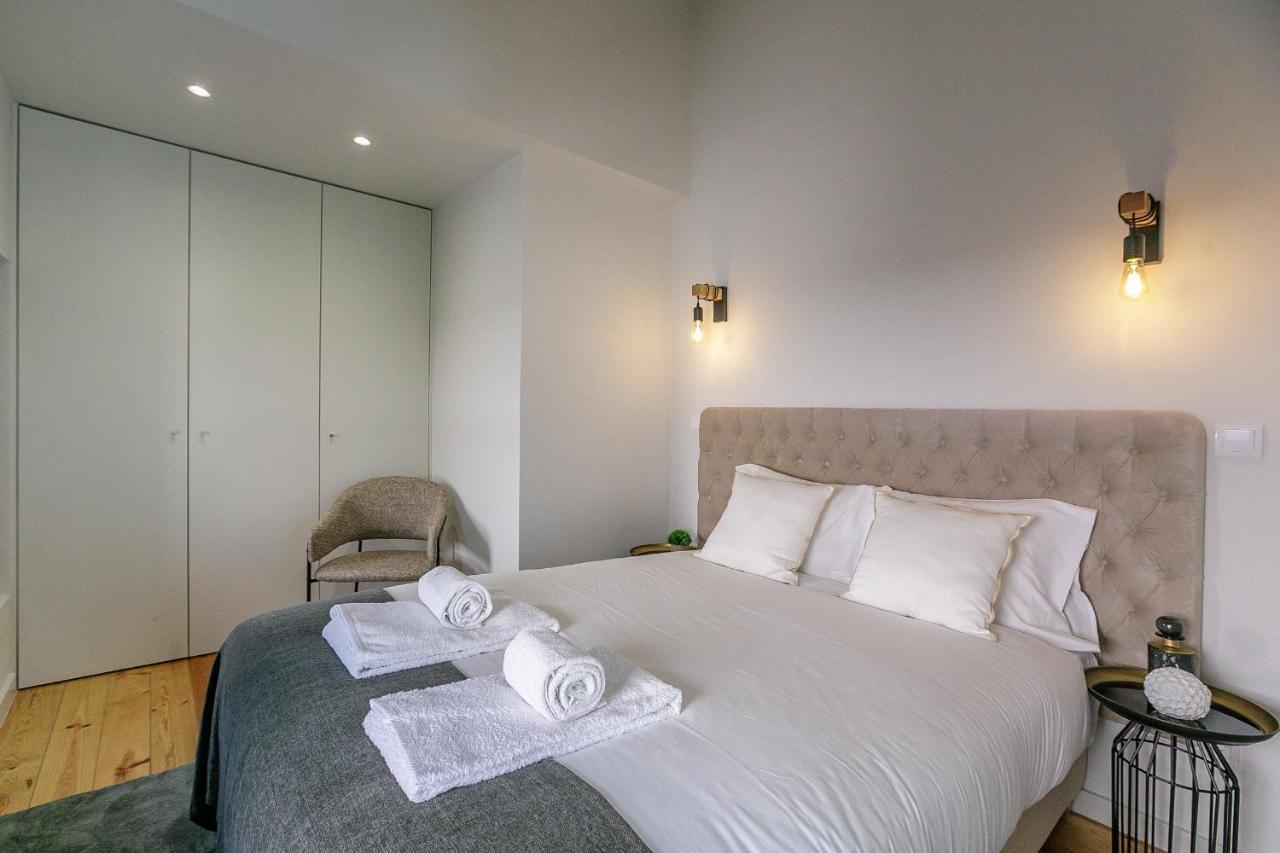 Lovelystay - Downtown Studio With Pool, Ac And Balcony OOporto Exteriör bild