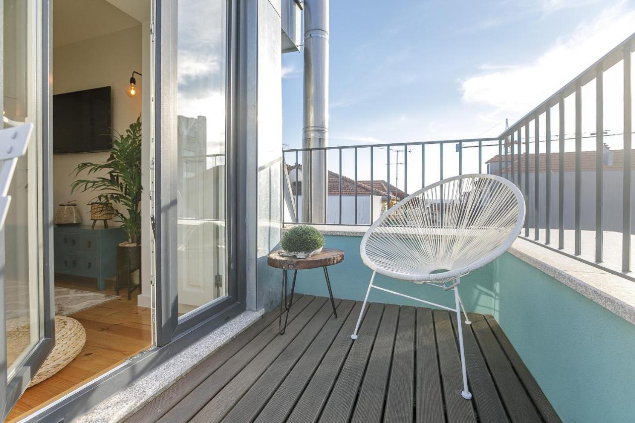 Lovelystay - Downtown Studio With Pool, Ac And Balcony OOporto Exteriör bild