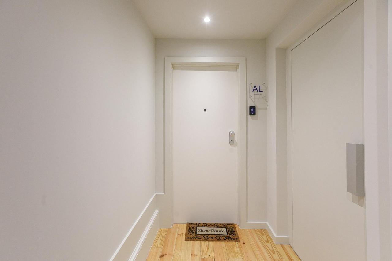 Lovelystay - Downtown Studio With Pool, Ac And Balcony OOporto Exteriör bild